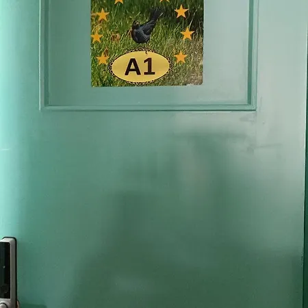 The Blackbird's Nest Apartment *